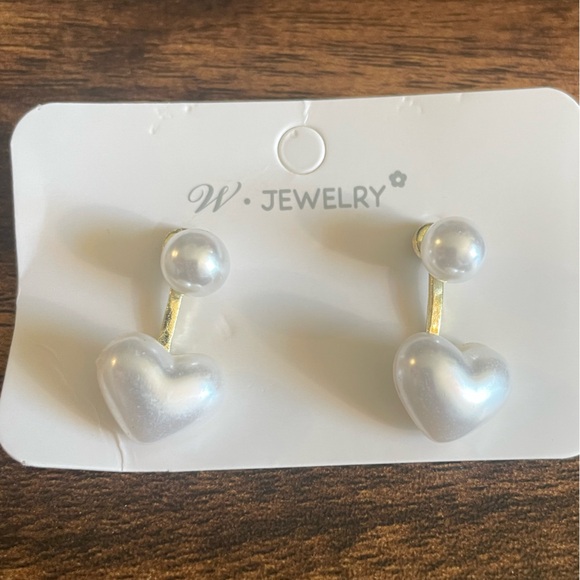 Faux pearl and pearl heart gold earrings - Picture 2 of 2
